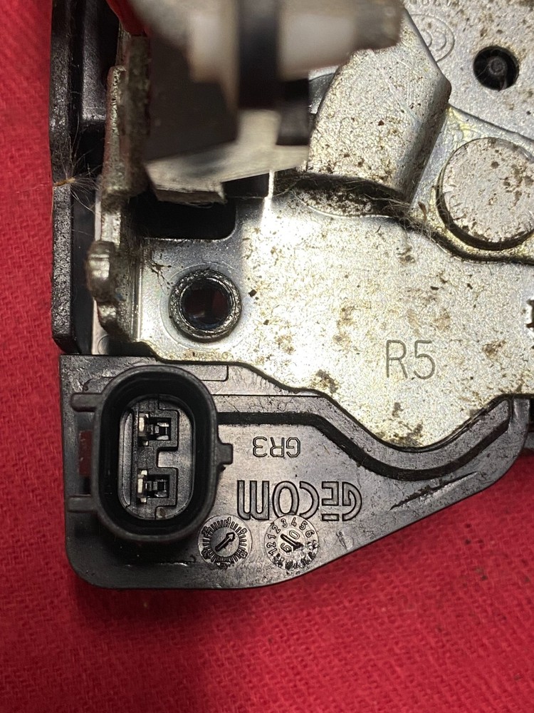 2012 FREIGHTLINER passenger Side Door Latch GECOM right