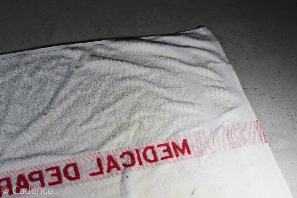 US WW2 Army Medical Department Full Size White Cotton Towel Red Stripe Rare S885