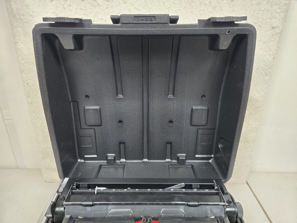 Royal Epoch Manual Typewriter Hard Case 2013 NEW
