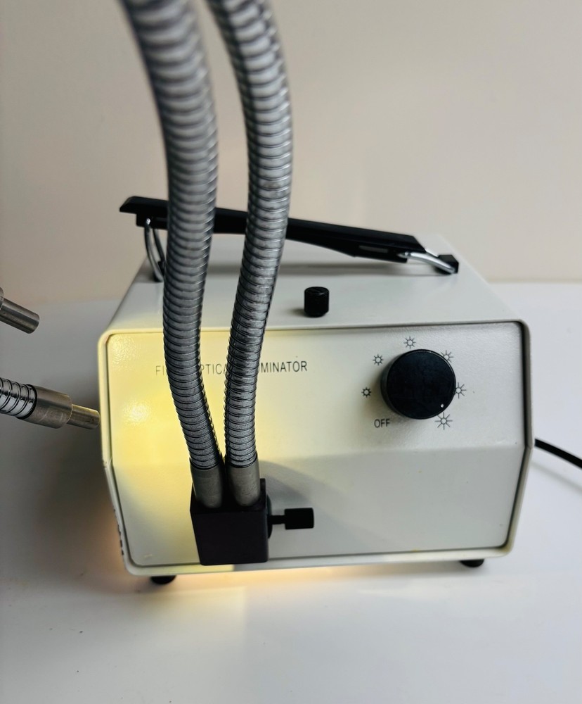 Fiber Optic illuminator Model No, 0704-737
