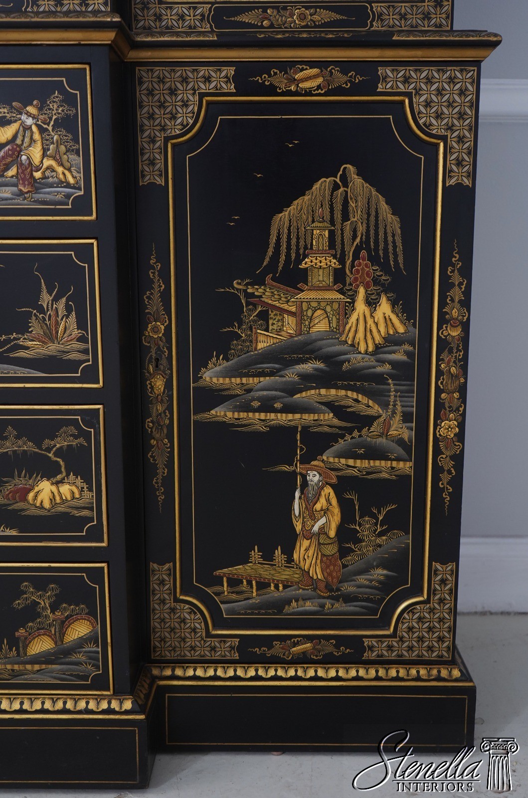 L71522: S. HILLIE English Made Chinoiserie Breakfront Bookcase