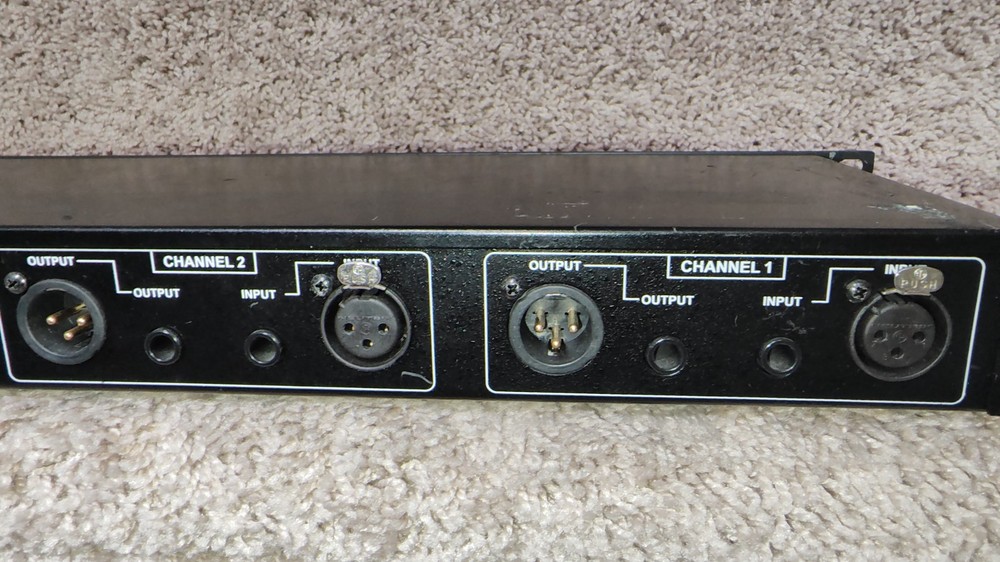 DBX 215 Graphic Equalizer Dual 15 Band.**Tested Working**