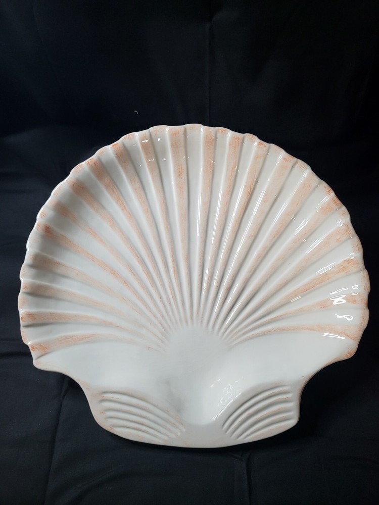 Boston Warehouse Pink Clam Shell Tray