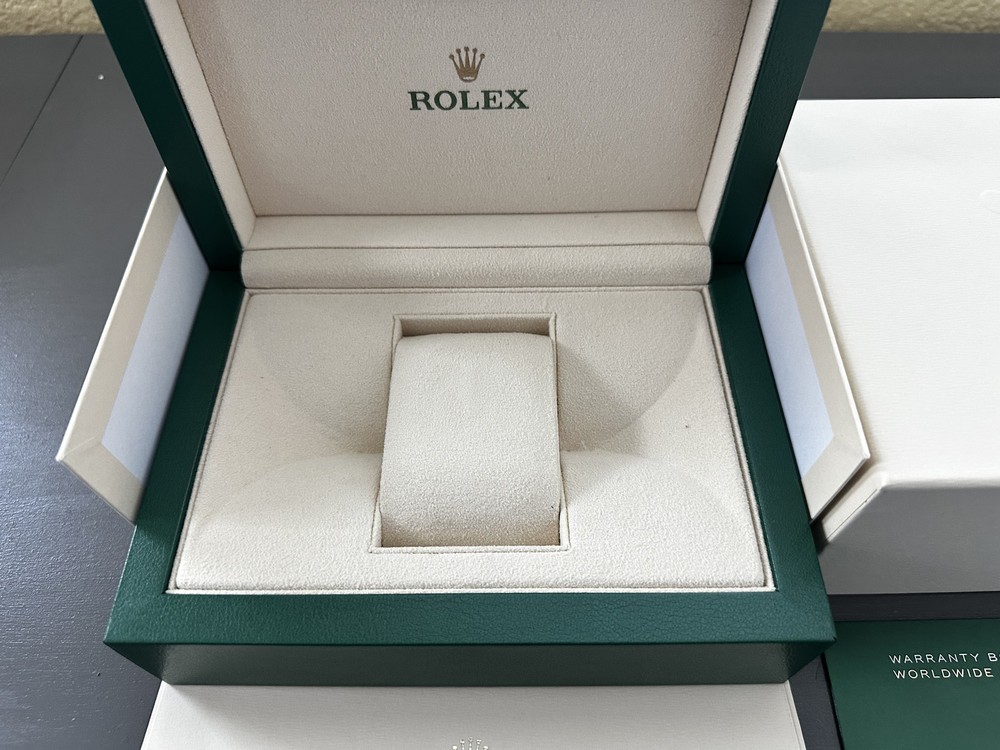 authentic rolex complete box set for Daytona