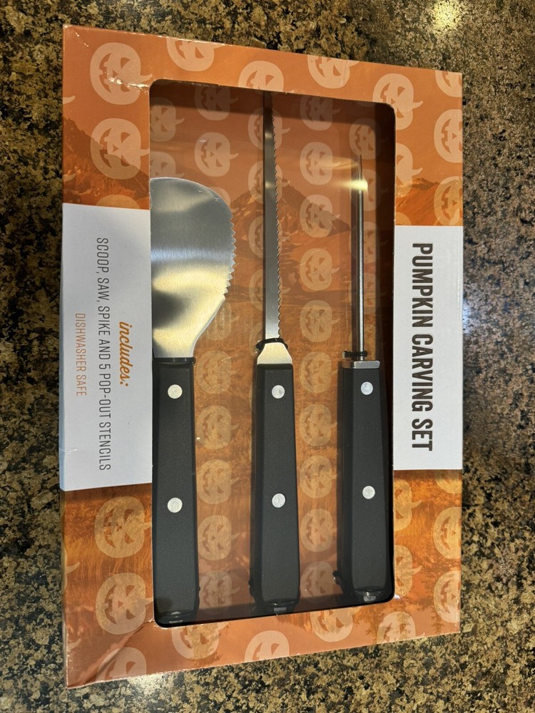 Pumpkin carving set