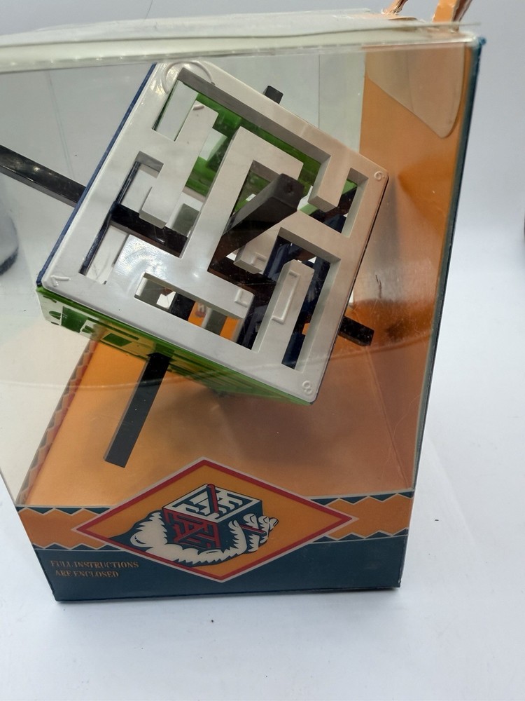 Oskar’s Cube 3D Maze Puzzle Brain Teaser w/ Display Case NIB Binary Arts 1991
