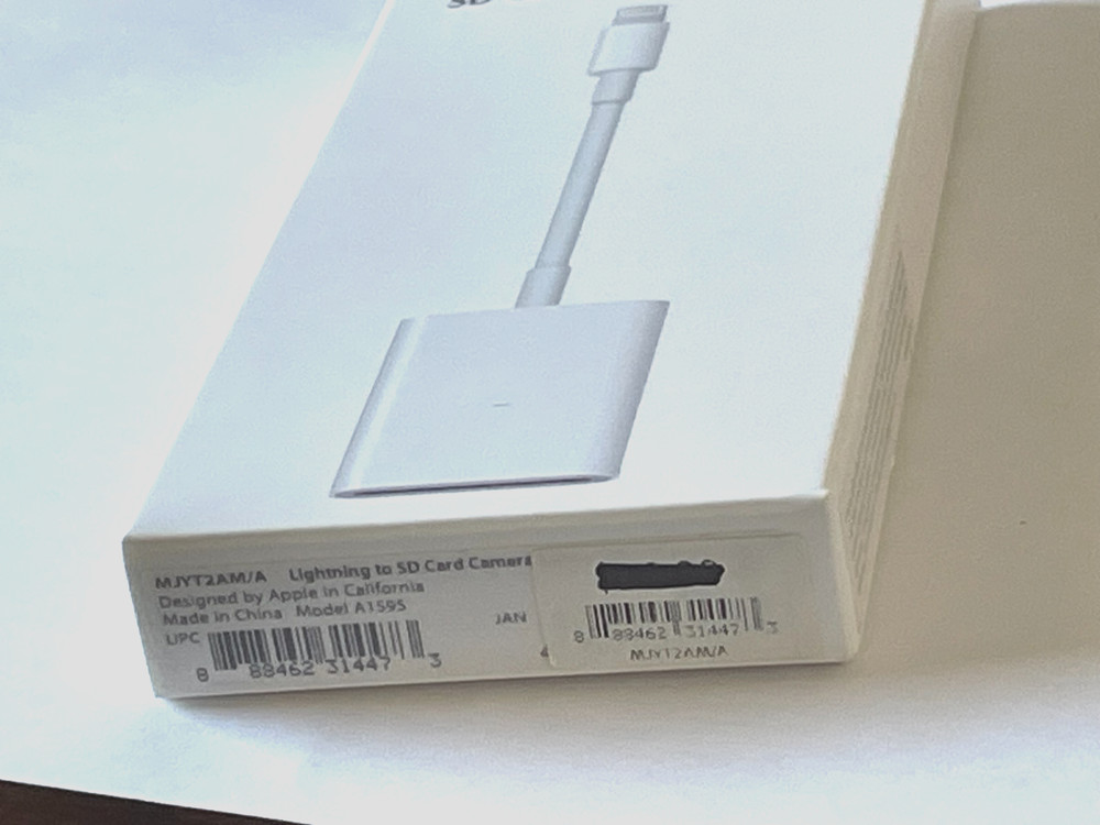 Apple Lightning to SD Card Camera Reader Model A1595 Part MJYT2AM/A (USB3)