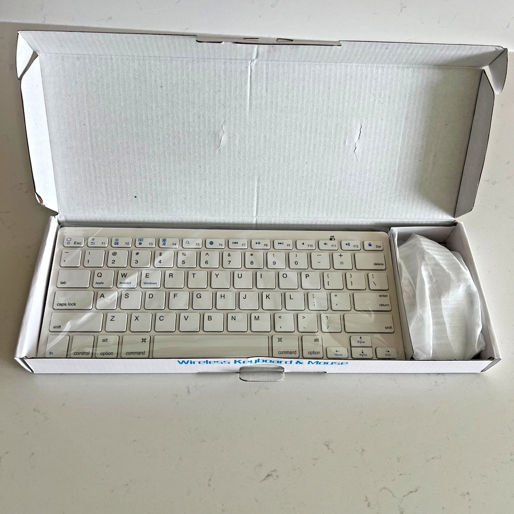Wireless Keyboard & Mouse Combo Set Bluetooth Brand New in Box White Windows Mac