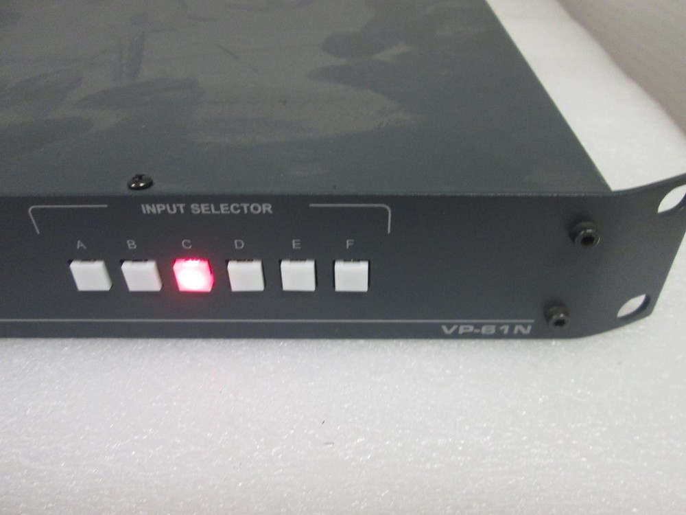 KRAMER ELECTRONICS VP-61N COMPUTER GRAPHICS VIDEO SWITCHER