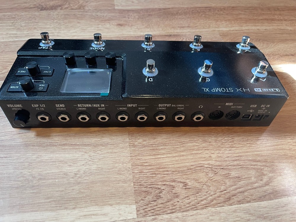 Line 6 HX Stomp XL Multi-effects Processor