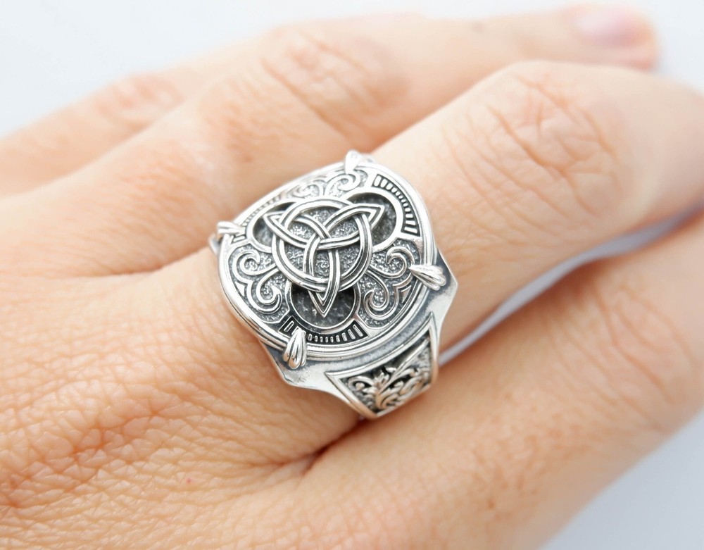 925 Sterling Silver Irish Celtic Triquetra Trinity Knot Ring