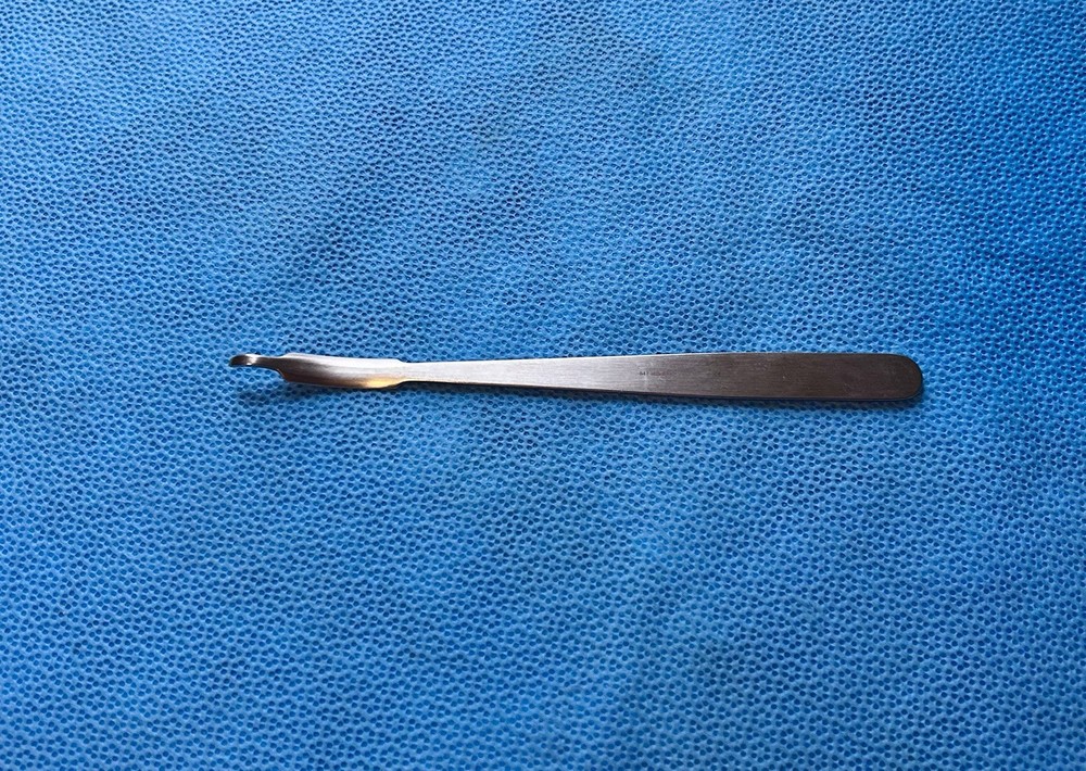 Zimmer Hohmann Retractor, 8mm Width, 165mm Ref # 4813-08