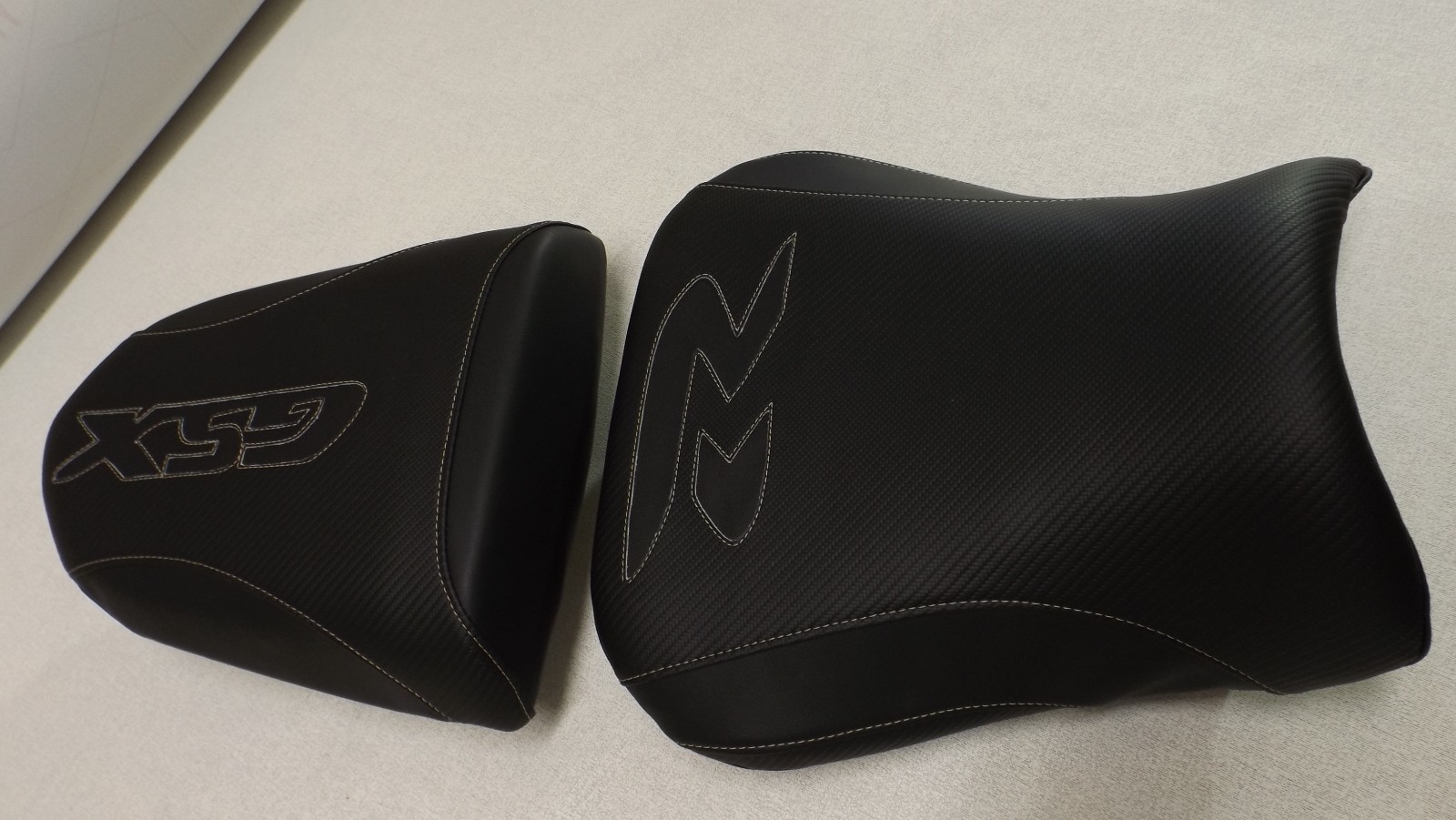 SUZUKI GSX-R 600 750 FRONT& REAR SEAT COVERS 04 05 BLACK CARBON FIBER TEXTURE