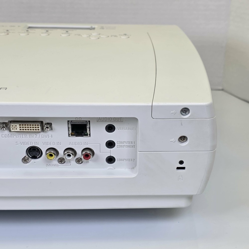 Untested Sanyo PLC-XC56 XGA projector