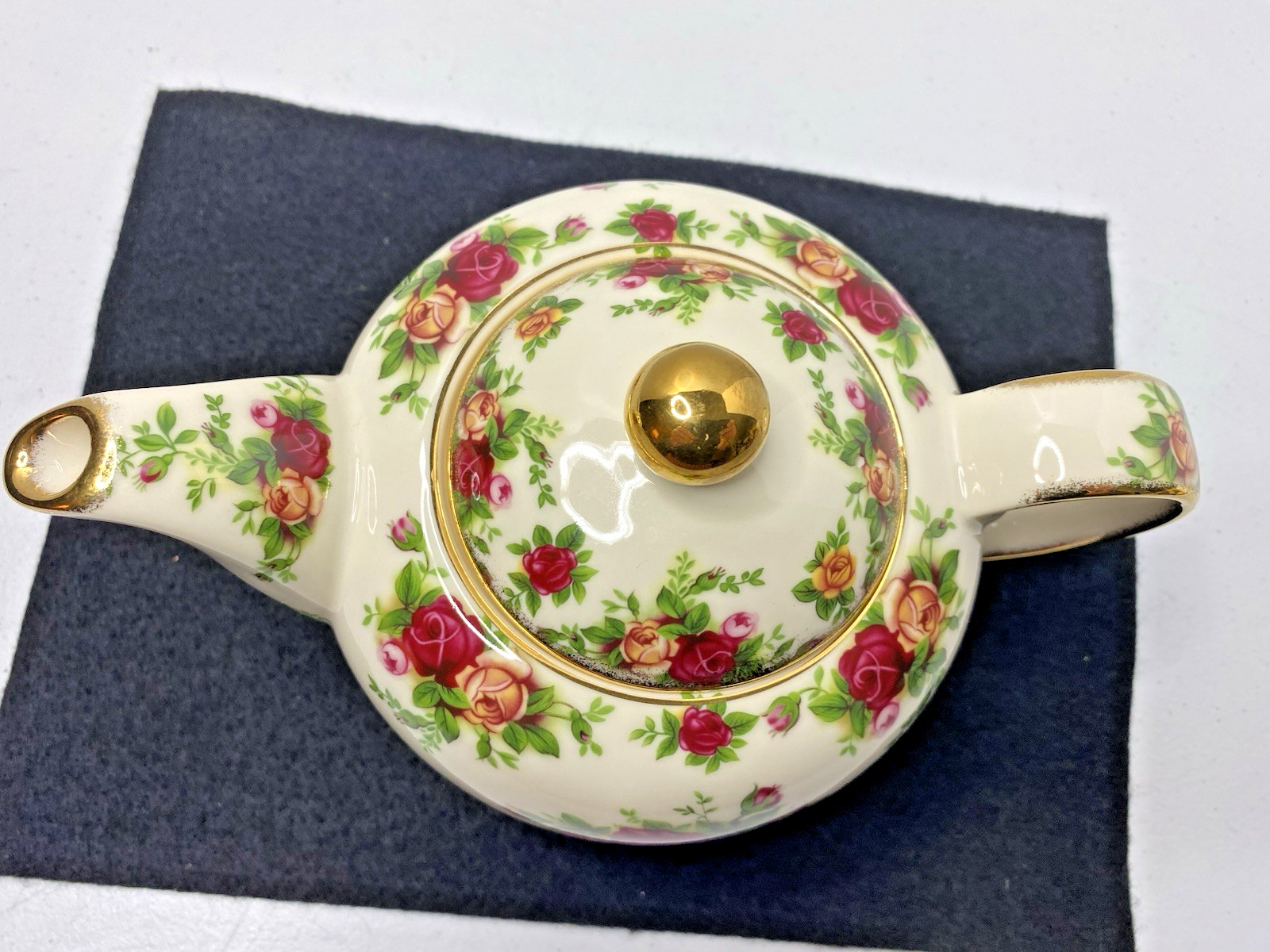 Royal Albert "Old Country Roses" Fine China Stamped 1998 Teapot A++