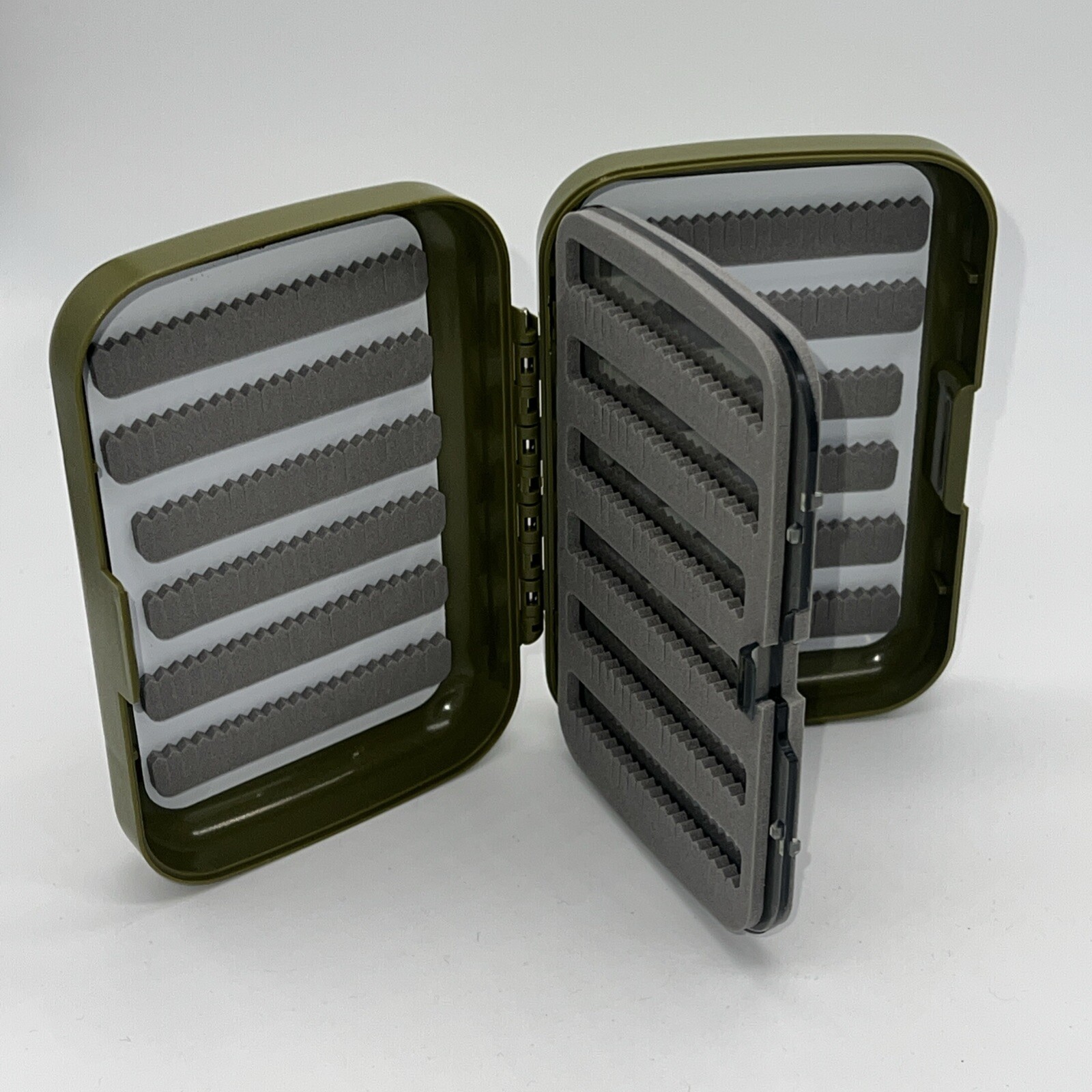 Swing Leaf Fly Box With Large Capacity (500+ flies) Olive