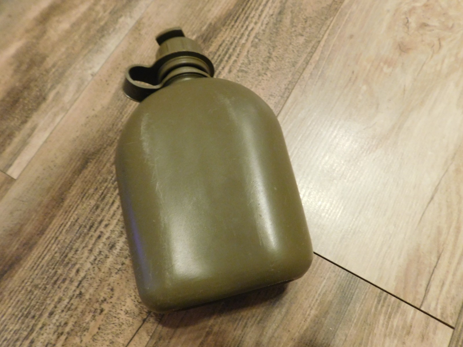 US MILITARY 1 QUART OD GREEN PLASTIC CANTEEN " US 2016 SKILCRAFT"