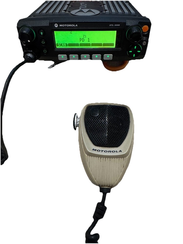 Motorola XTL 2500 P25 Mobile Radio Dash Mount M21URM9PW1AN 700/800MHz & Mic Incl