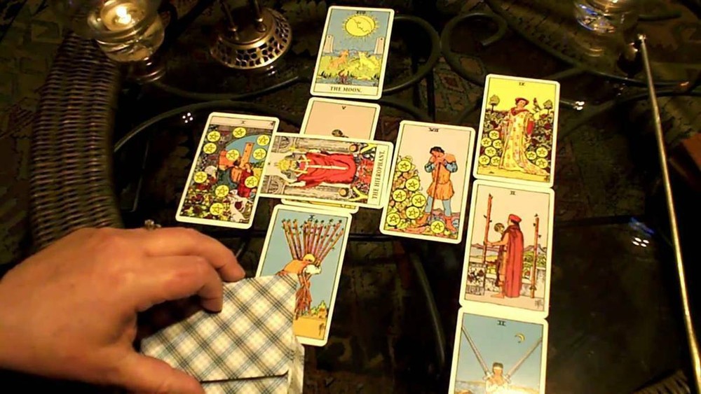 PSYCHIC MEDIUM Tarot READING 2025