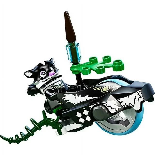 LEGO CHIMA SKUNK ATTACK PLAY SET 70107 *DISTRESSED PKG