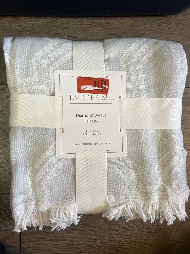 Everhome Diamon Weave Throw Blanket NWT