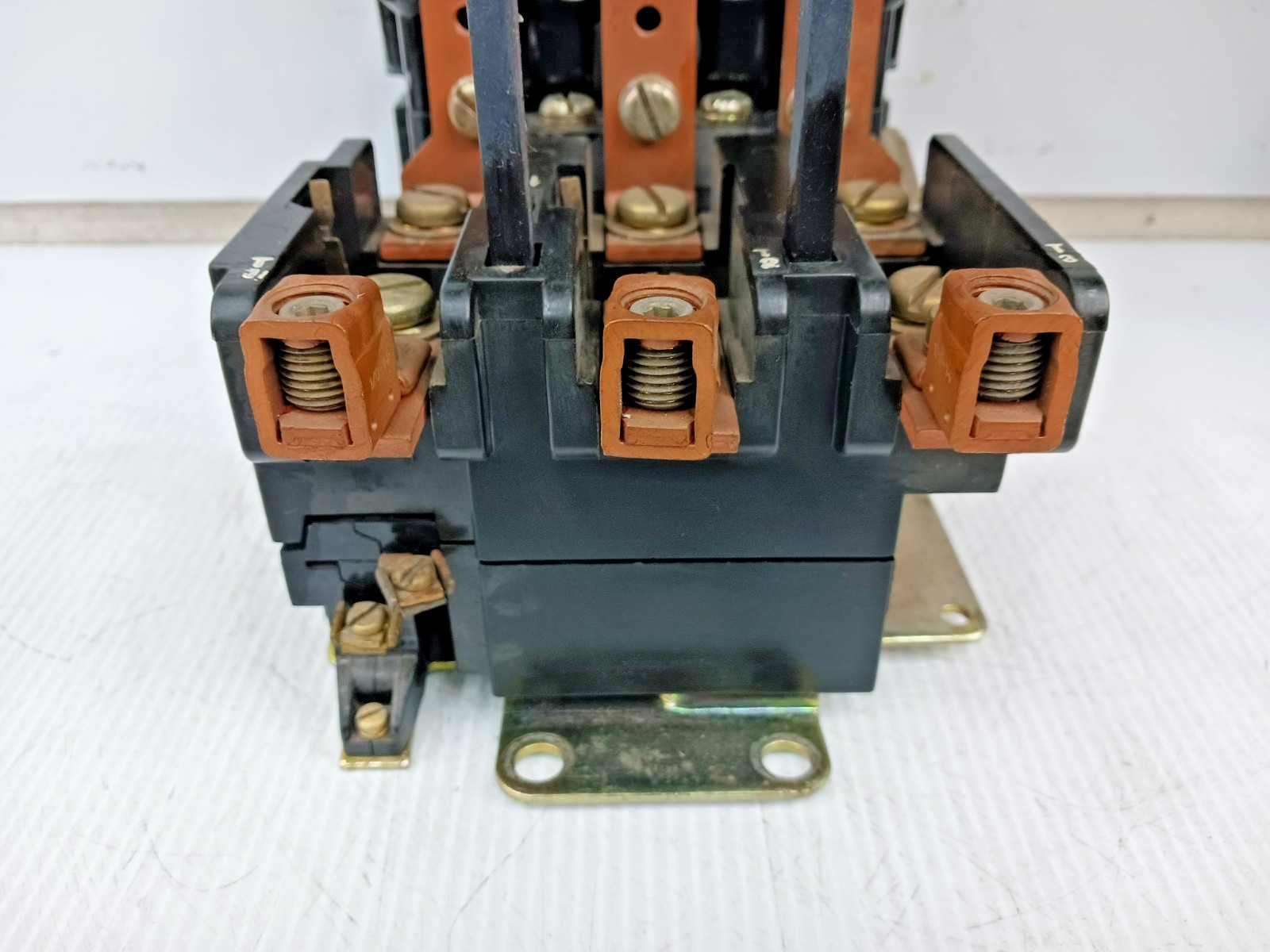 Square D Size 3 Motor Starter 600 VAC Max 120 VAC Coil 50 HP Max 8536SEO1