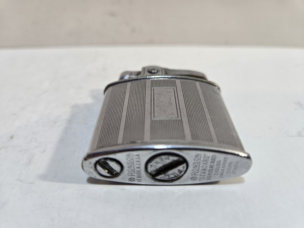 VINTAGE WORKING RONSON Standard SILVER Tone LIGHTER 7541/26