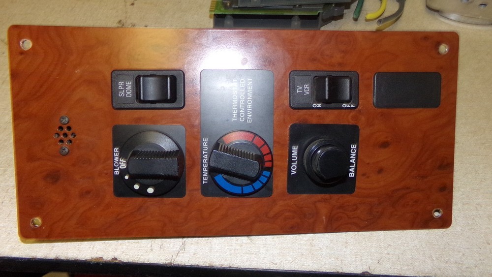 Sleeper Bunk Control Panel, TV/VCR Switch Climate Temperature 2409 Light