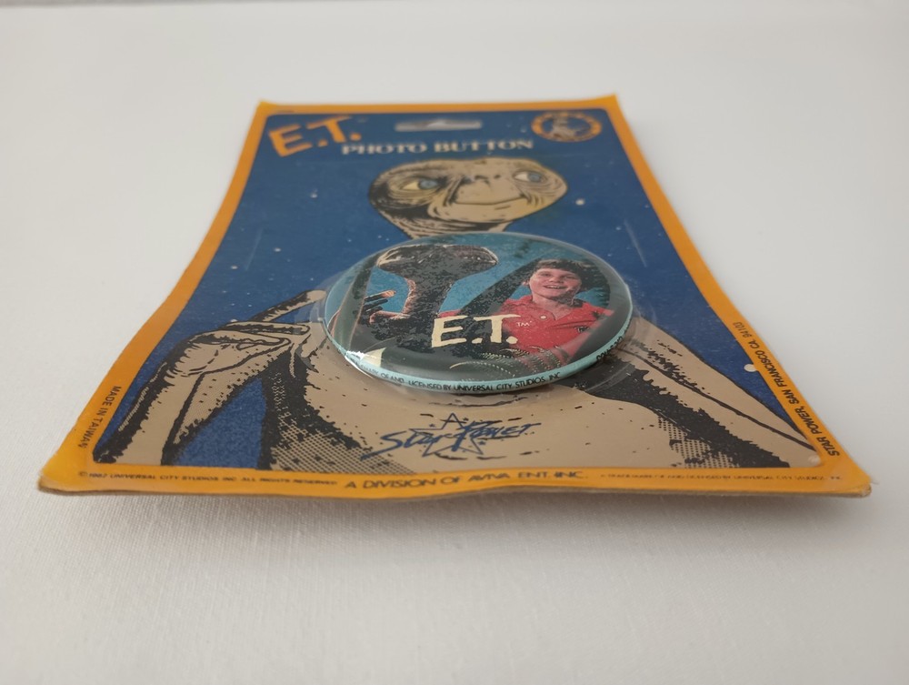 1982 E. T. Photo Button New in Package & Mechanical E.T. Plastic Figure