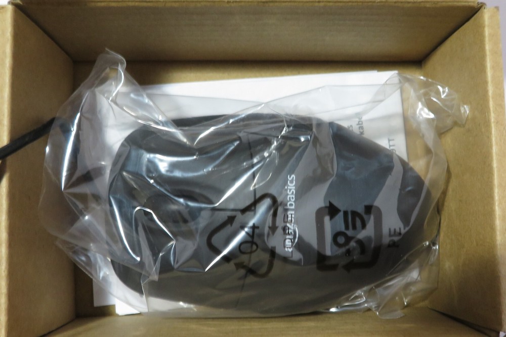 NEW In BoxAmazon Basics 3-Button Wired USB Computer Mouse, Single Black