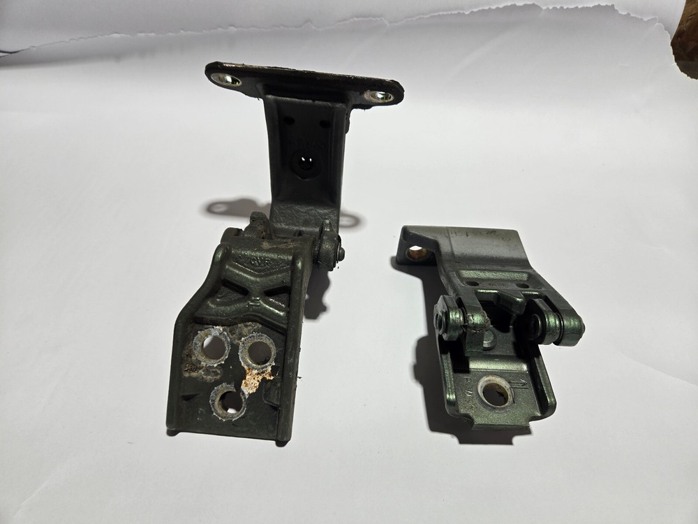 03-11 HONDA ELEMENT BACK DOOR HINGES UPPER LOWER REAR DRIVER SIDE LEFT GREEN