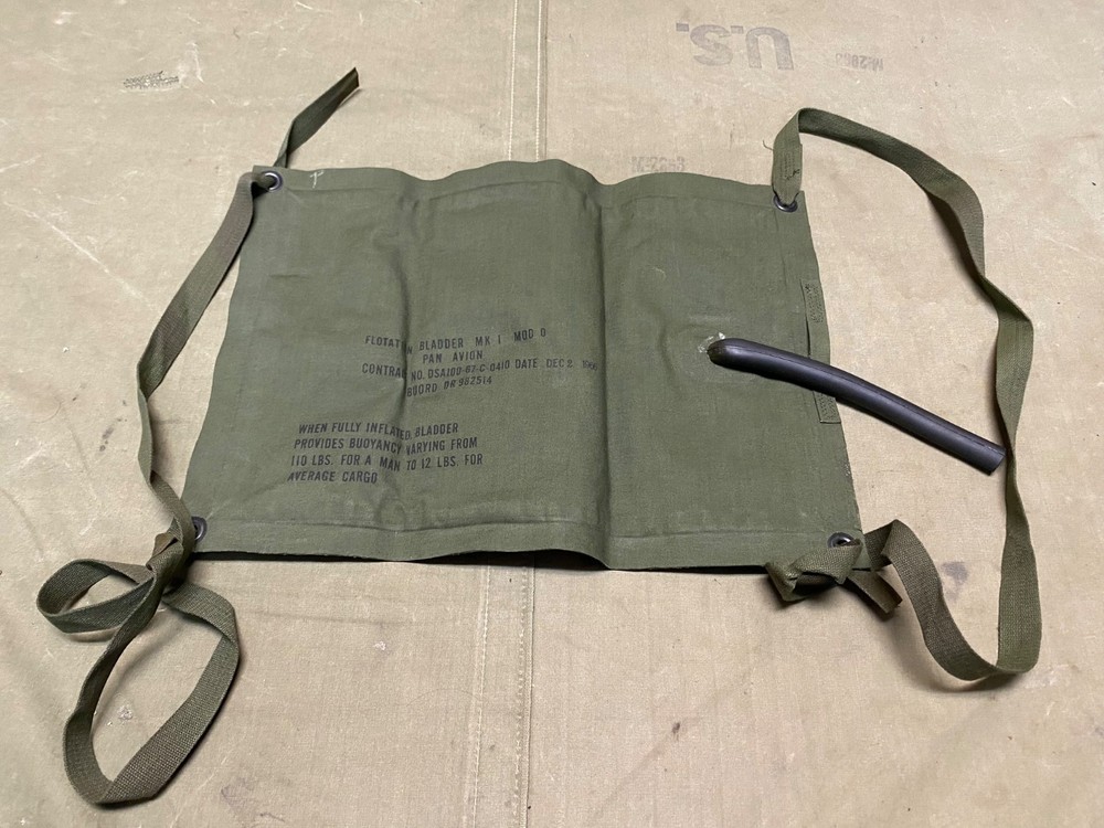 ORIGINAL WWII US ARMY M1942 JUNGLE FLOTATION WATER BLADDER CARRIER