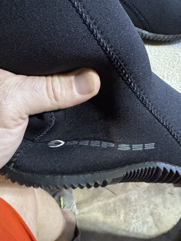 Deep Sea Ladies Size 8 Dive Boots