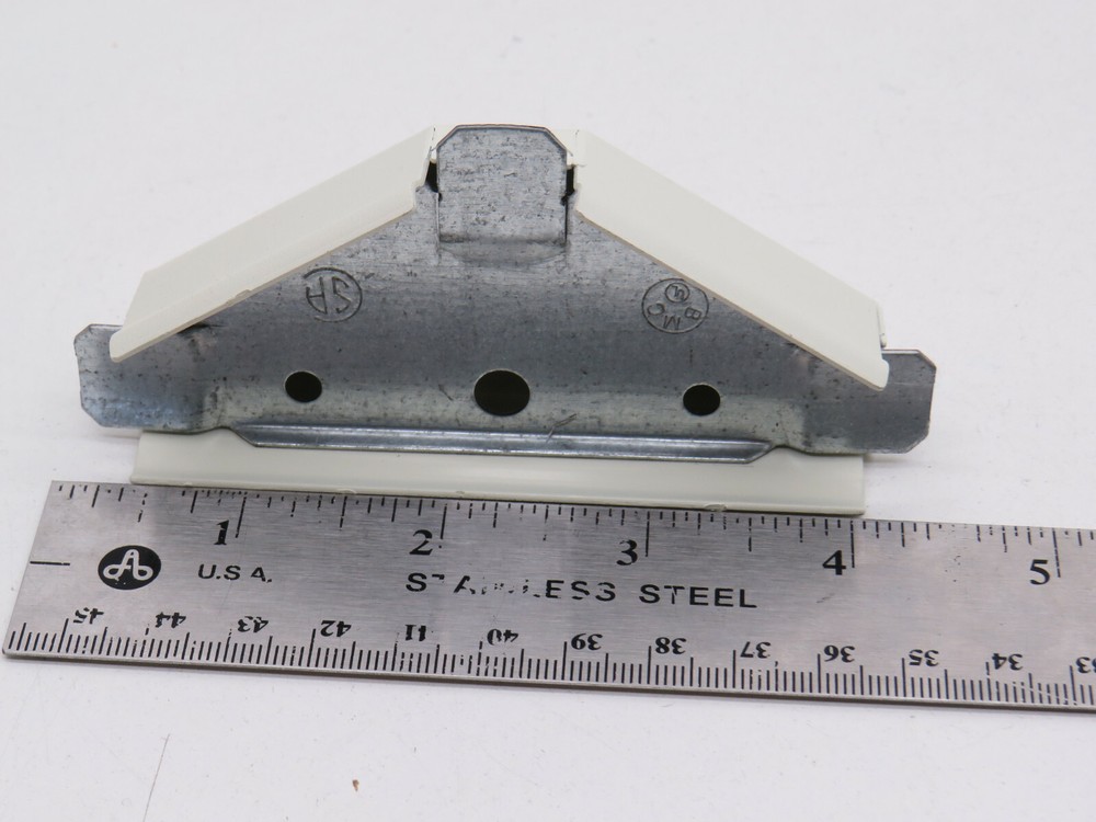 Versa-Trak B3415 Surface Metal Raceway Tee Fitting For B300 & B400, Ivory