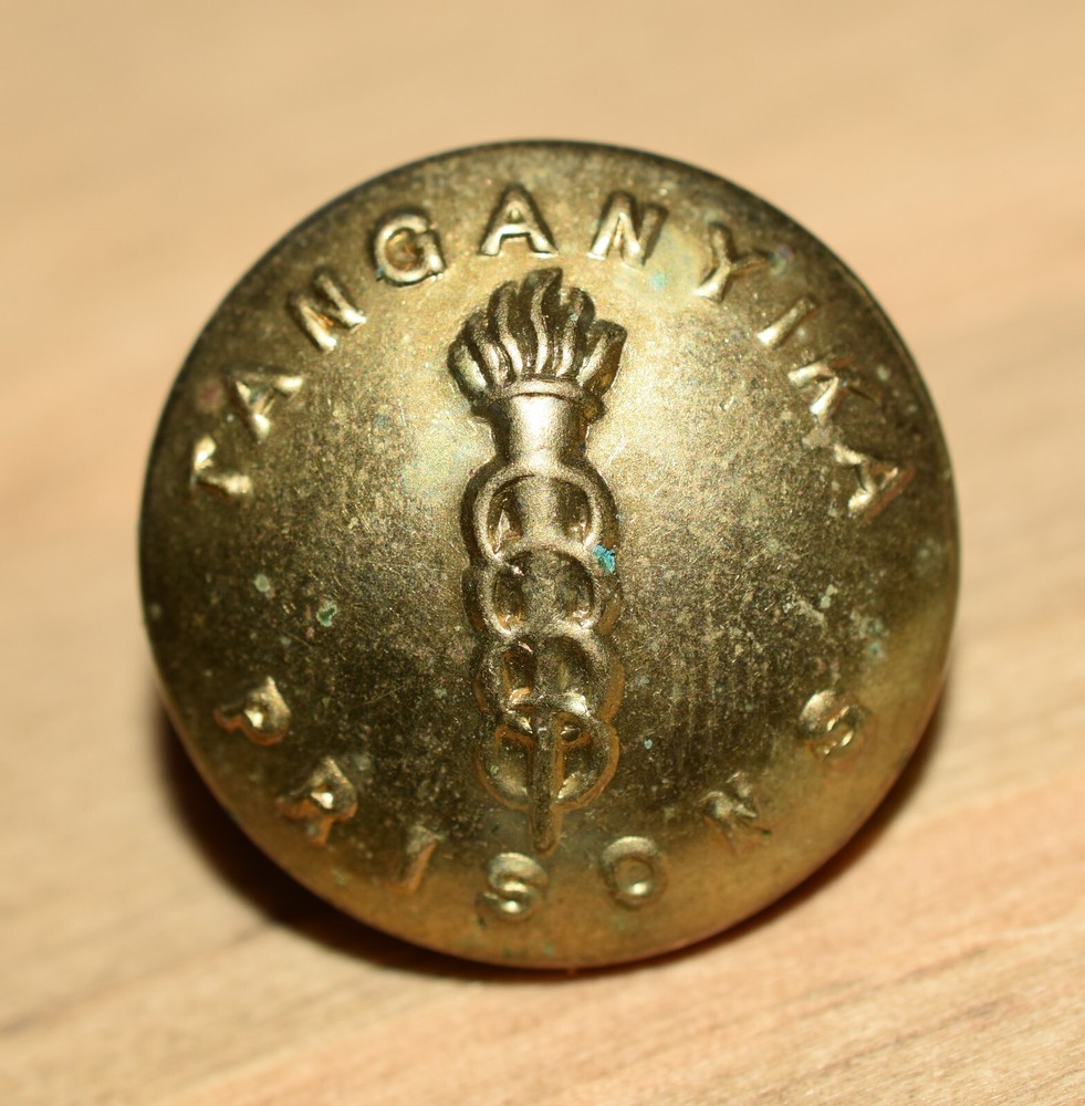 Tanganyika Prisons button, c. pre 1964