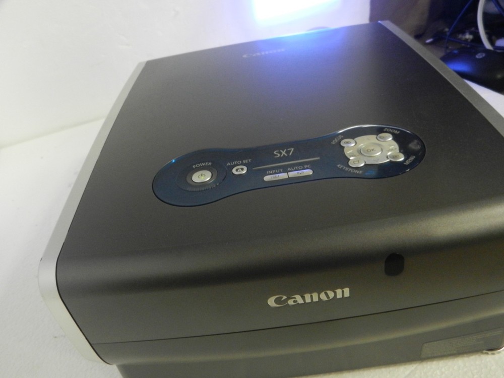 Canon Sx7 Projector Lcd Multimedia/DATA Projector - WORKS