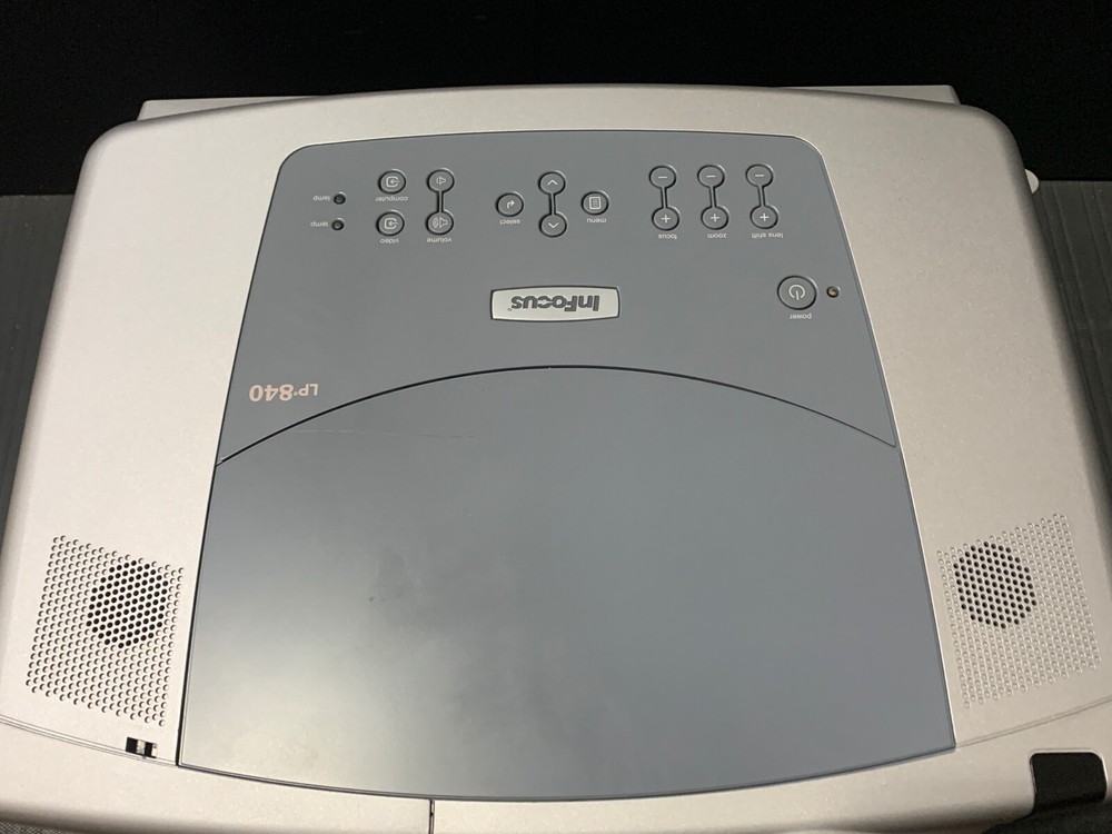 AS IS Infocus LCD Projector LP840 1812 LAMP HOURS