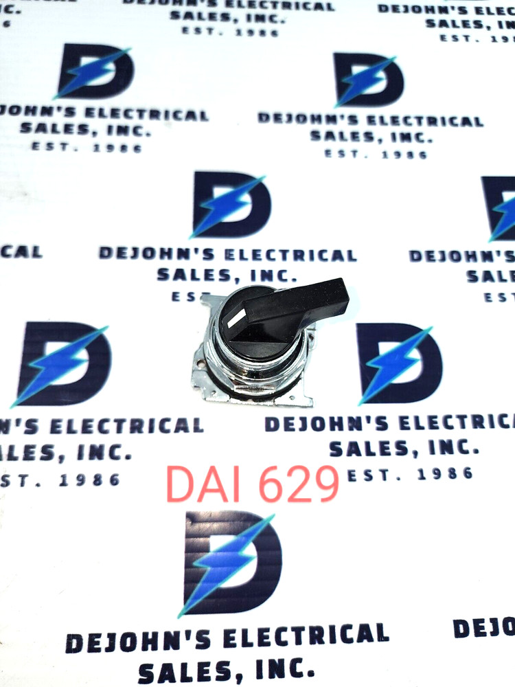 EATON 10250T3067 SELECTOR SWITCH 4 POSITION LEVER-VERT.