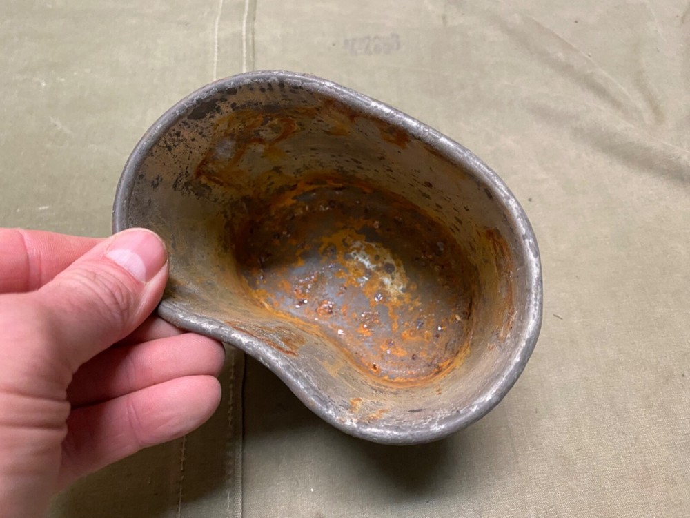 ORIGINAL WWII US ARMY & MARINE STEEL M1942 CANTEEN CUP-1942, FOLEY MFG CO
