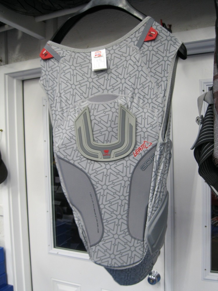 Leatt protection vest
