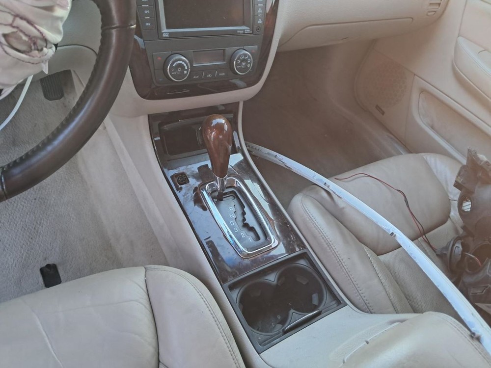 DTS 2011 Glove Box 4776953