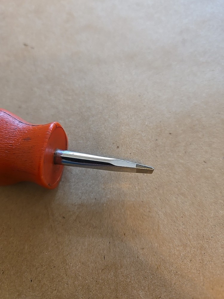 Mac Tools Flat Tip Stubby Screwdriver Red Hard Handle PNR1AR