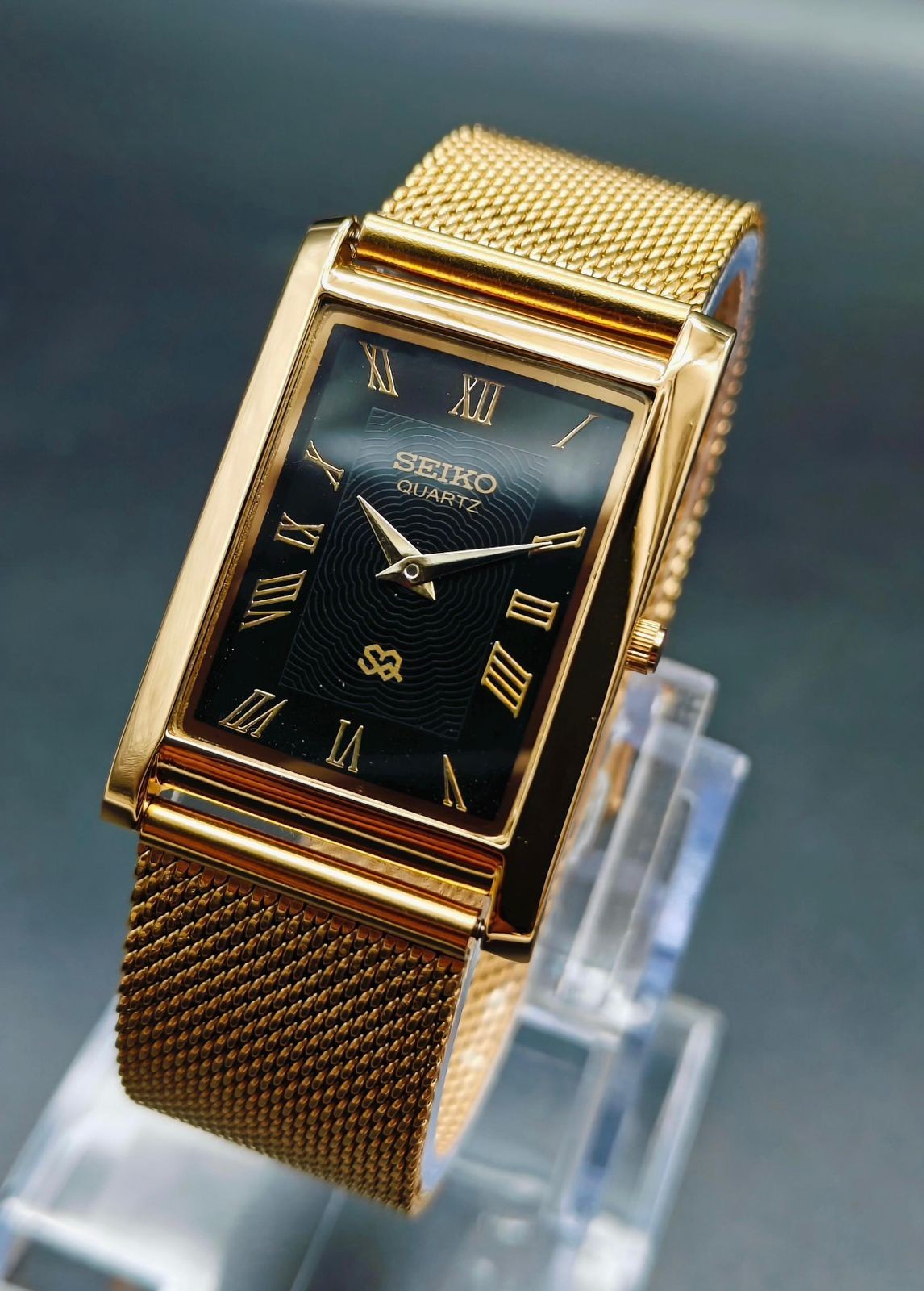 Classic Vintage Seiko Slim Quartz Men's Wrist Watch