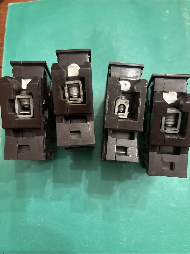 Lot Of 4 20 Amp Single Pole Breakers Continuity Tested