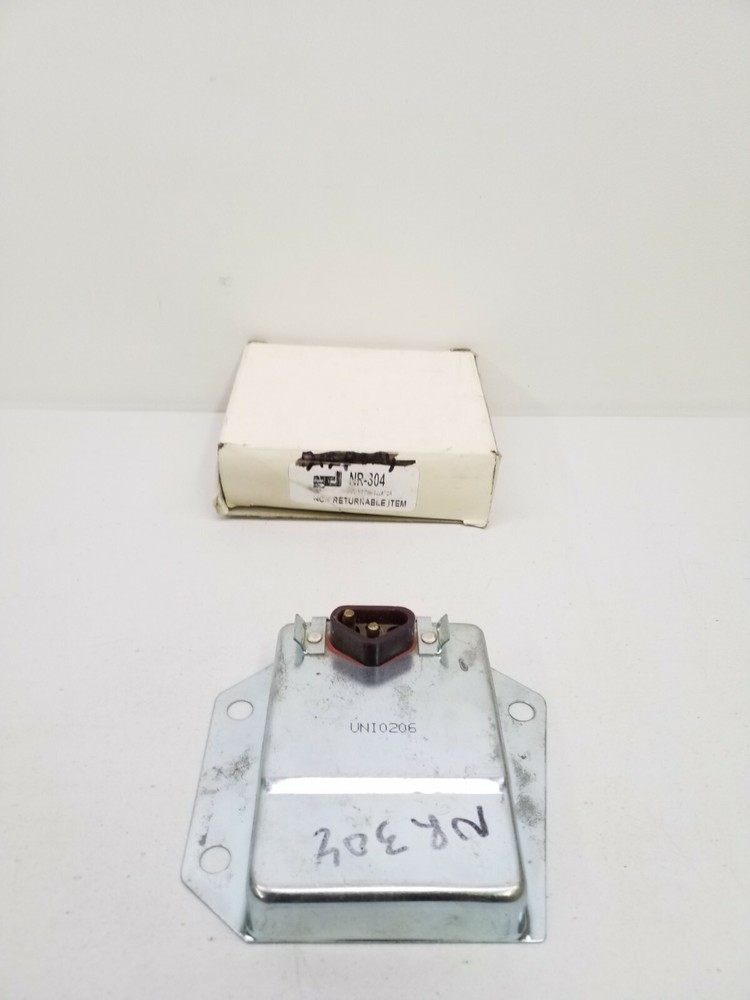 NR-304 Dixie Voltage Regulator