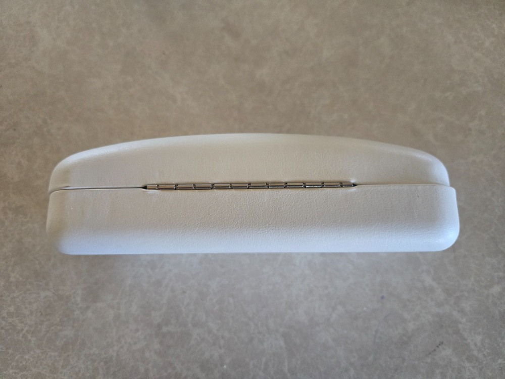 Calvin Klein Sunglasses Case, CLAMSHELL, White