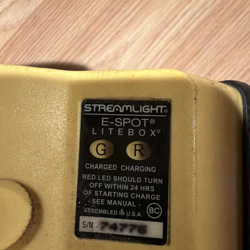 Streamlight Light Box Commercial Grade Portable Light UNTESTED