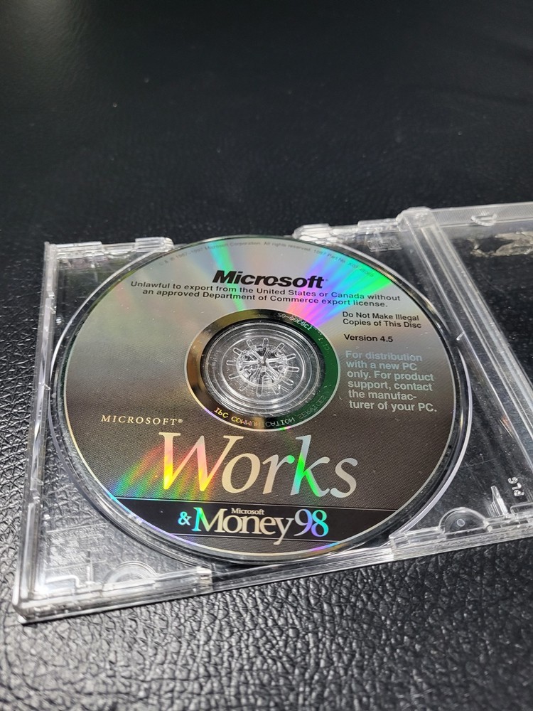 Microsoft Works Version 4.5 CD-Rom PC Software 1997 Windows Office Disc Only