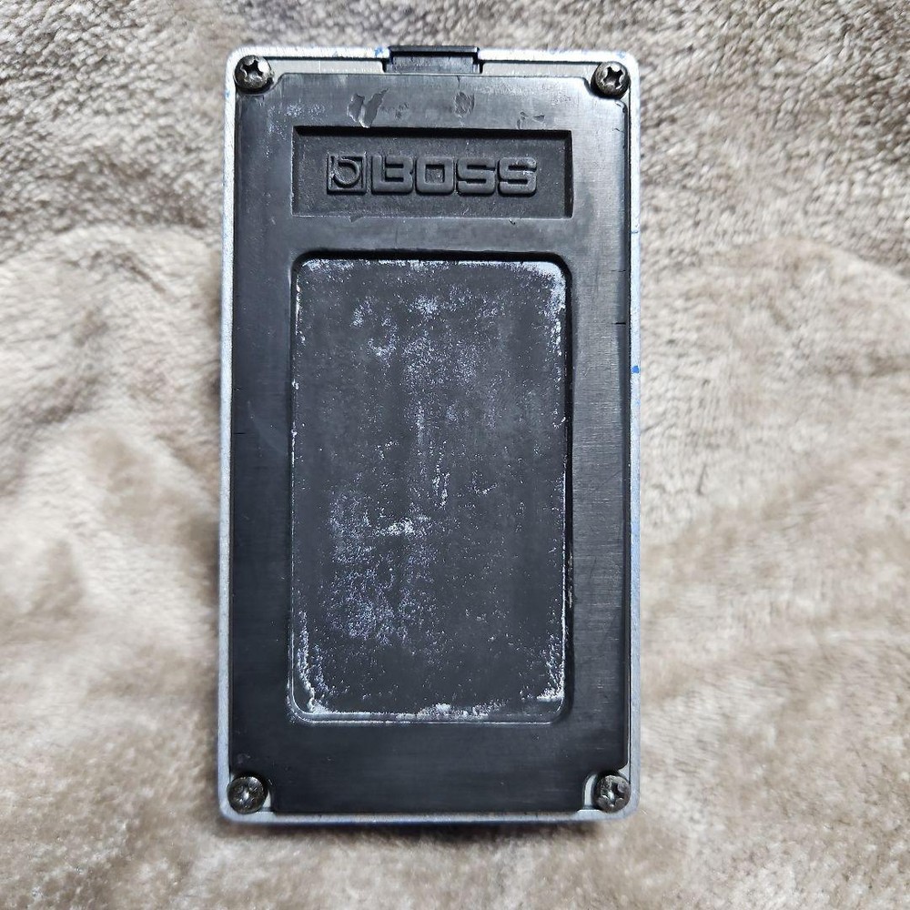BOSS CS-2 Compression Sustainer Guitar Effects Pedal used