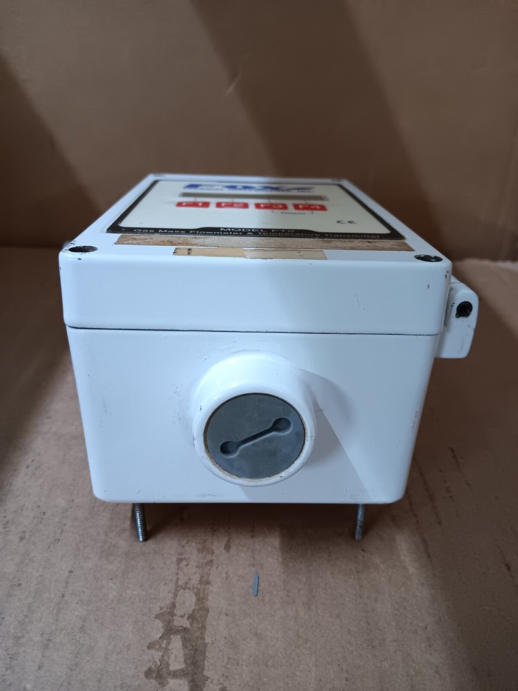 Fox Thermal Instruments Model FT2 Gas mass Flowmeter and Temperature Transmitter